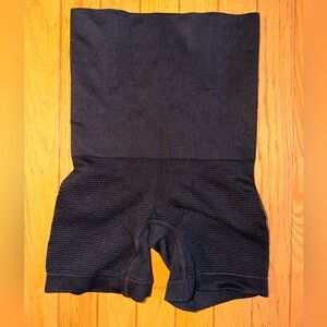 Women’s waist trimmer shaper Size Small NWOT